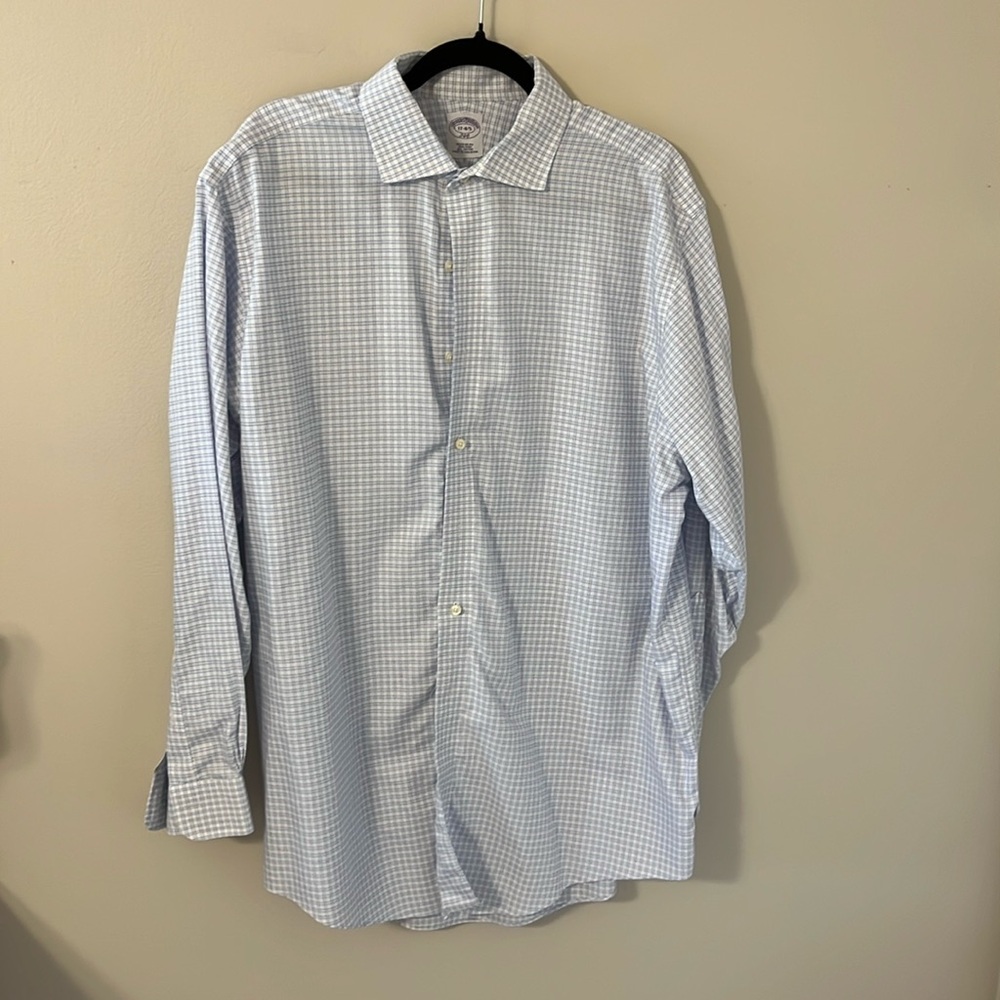 Brooks Brothers men’s dress shirt light blue white check weave.